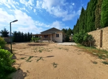 Satılır Buzovna qəsəbəsi