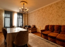 Satılır Zərifə Əliyeva küçəsi