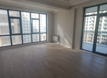 Sumqayıt Bulvarında, Bəyaz Residencedə