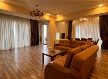 Satılır Afiyəddin Cəlilov küçəsi