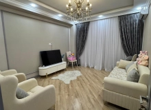 Satılır Cəfər Xəndan küçəsi