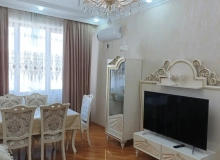 Binəqədi rayonunda, Azadlıq metrosunun yanı