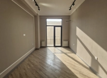 Satılır Cəfər Xəndan küçəsi