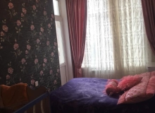 Satılır Neapol küçəsi