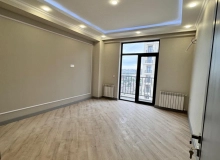 Satılır Cəfər Xəndan küçəsi