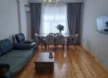 Satılır M.Hüseynzadə küçəsi