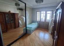 Köhnə Günəşli, Venesiya şadlıq sarayının yanı