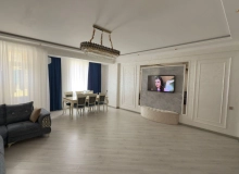 Satılır Saray