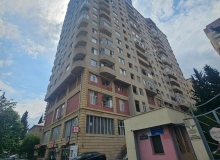 Satılır M.Cəlal küçəsi