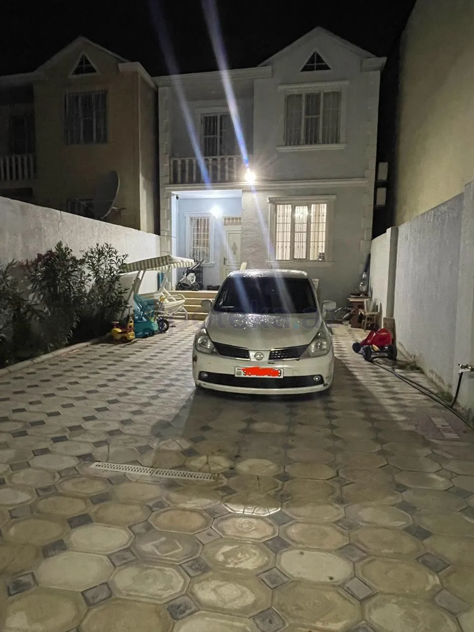 Masazırda, 6 nömrəli məktəbin yanı