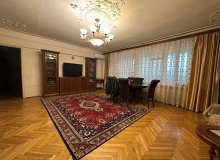 Satılır A. Abbasov küçəsi