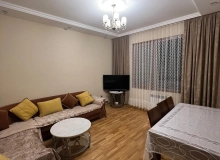 Bayıl qəsəbəsi,Bayraq meydanına piyada məsafədə.