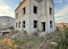 Satılır Xəlil Rza küçəsi