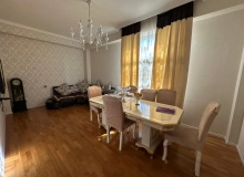 Müstəqillik küçəsi