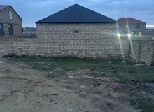 Satılır Ruhulla Axundov küçəsi