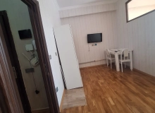 Q.Qarayev metrosu yaxınığında, Kristal Abşeron
