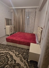 Buzovna qəsəbəsinin mərkəzində