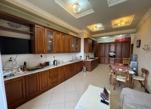 Ü.Hacıbəyov küçəsi