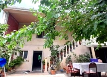 Ü.Əkbərov küçəsi