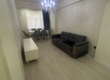 Satılır Əliağa Vahid küçəsi
