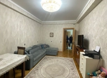 Satılır Lütfüzadə küçəsi