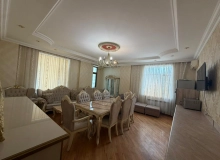 Satılır Abbas Mirzə Şərifzadə küçəsi