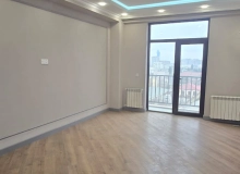 Satılır Cəfər Xəndan küçəsi