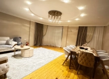 Satılır Yasamal, Əsəd Əhmədov küçəsi