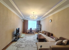 Satılır Ceyhun Hacıbəyli küçəsi