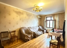 Satılır Neapol küçəsi