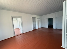 Satılır Saray