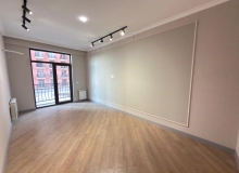 Satılır Cəfər Xəndan küçəsi