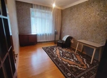 Satılır Neapol küçəsi