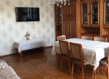 Bakıxanoov qəsəbəsi, Kaspi liseyinin yanı