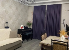 Satılır Neapol küçəsi