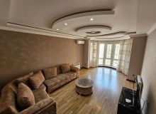 Satılır Ənvər Hüseynov küçəsi