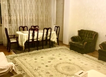 Satılır H.Zərdabi küçəsi