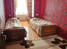 Bakıxanoov qəsəbəsi, Kaspi liseyinin yanı