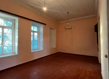 Satılır F.Qədirli küçəsi