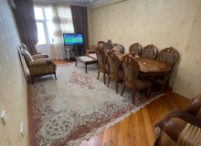 8-ci km, Rüstəmov