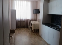 Sumqayıt şossesi 17-ci km, Ər-Riyad ticarət mərkəzi ilə üzbəüz