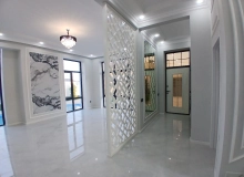 Şüvəlan qəsəbəsi, Mayak-da, Alaçatı restoranına yaxın