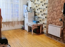 Satılır Neapol küçəsi