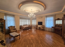 Satılır Şəmsi Bədəlbəyli küçəsi