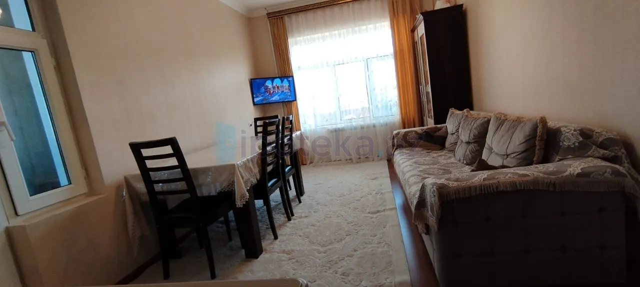 Cəmşid Naxçıvanski küçəsi, 250 saylı məktəb ilə üzbəüz